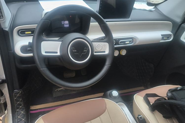 Used Wuling Hongguang MINIEV 2024 3rd Generation 215km Youth Edition Center Console