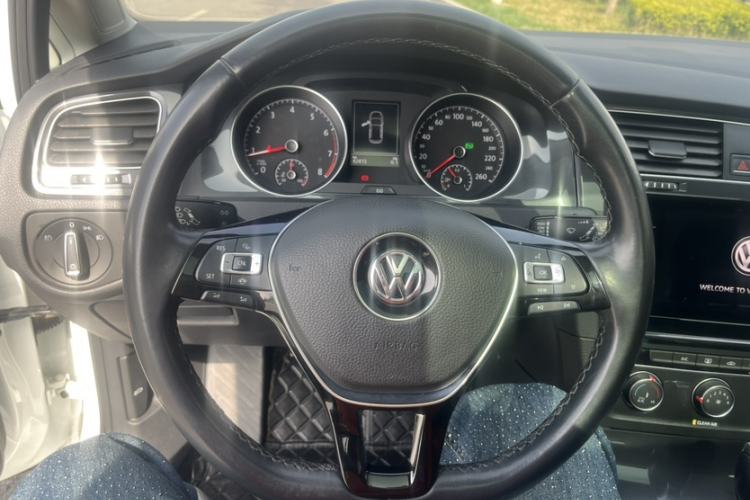 Used Volkswagen Golf 2020 Zhiai Edition 280TSI DSG Comfort Model Interior 2