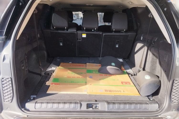 Used Land Rover Discovery 2023 Revised Version 360 PS R-Dynamic S