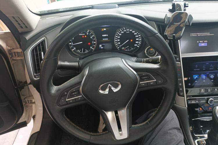 Used Infiniti Q50L 2018 2.0T Enjoyment Version China VI Standard Steering Wheel