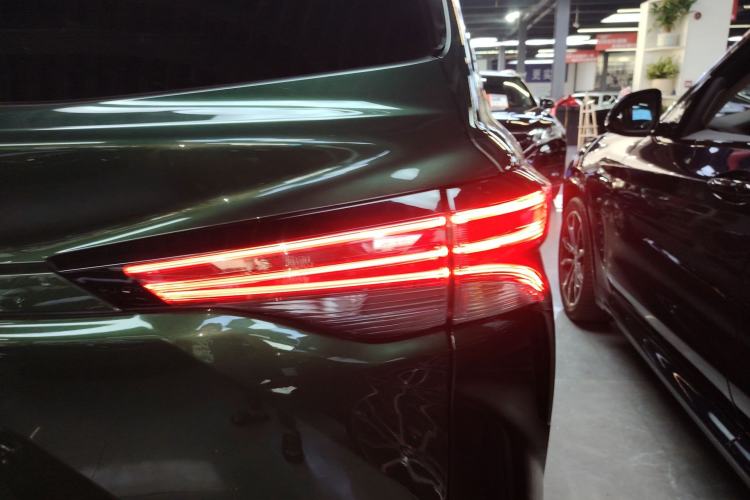 Used Toyota Sienna 2021 2.5L Hybrid Premium Edition