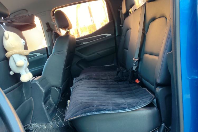 Used SAIC MAXUS T60 2017 2.0T Gasoline Automatic Two-Wheel Drive High-Ride Comfort-Grade Standard Cabin
