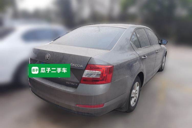 Used Skoda Octavia 2015 1.6L Manual Eado Edition