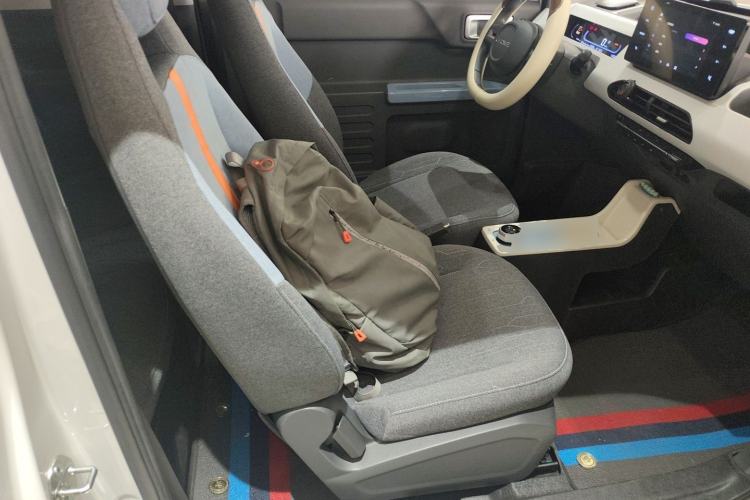 Used Geely Galaxy Panda 2023 Panda Mini 200km Endurance Bear Right Front Seat