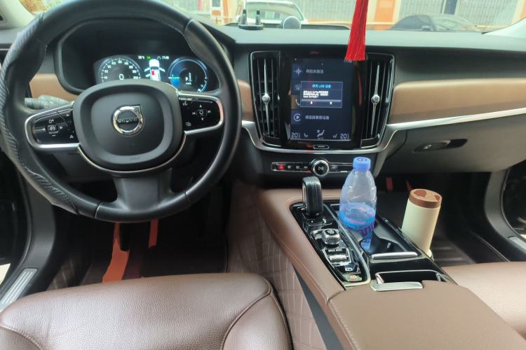 Used Volvo S90 New Energy 2020 T8 e-Drive Hybrid – Zhiyi Luxury Edition Center Console