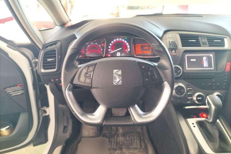 Used DS 5 2015 1.6T Elegant Edition THP160