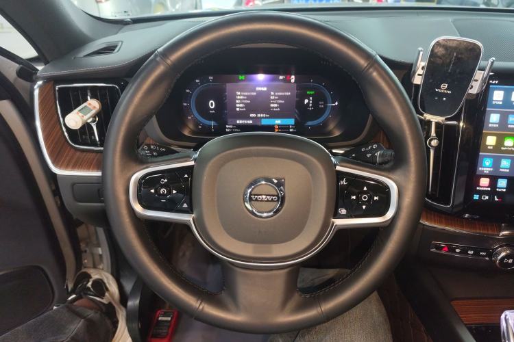 Used Volvo XC60 New Energy 2024 T8 Plug-in Hybrid Long-Range All-Wheel Drive Smart Luxury Edition