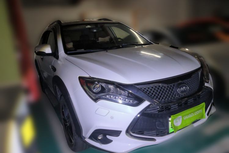Used BYD Tang New Energy 2015 2.0T Four-Wheel-Drive Flagship Model
