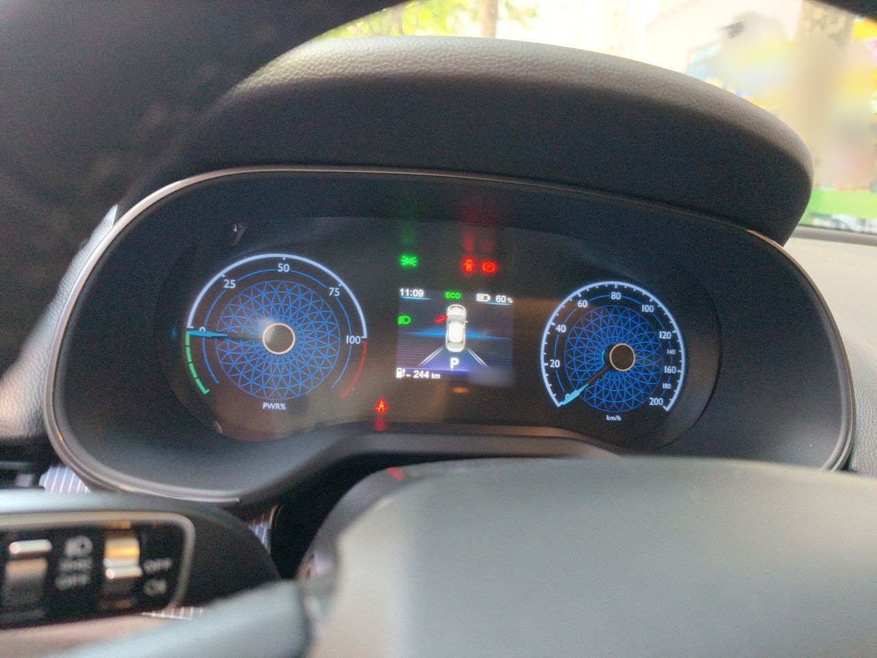 Hongqi E-QM5 2023 Base Travel Edition — снимка 10