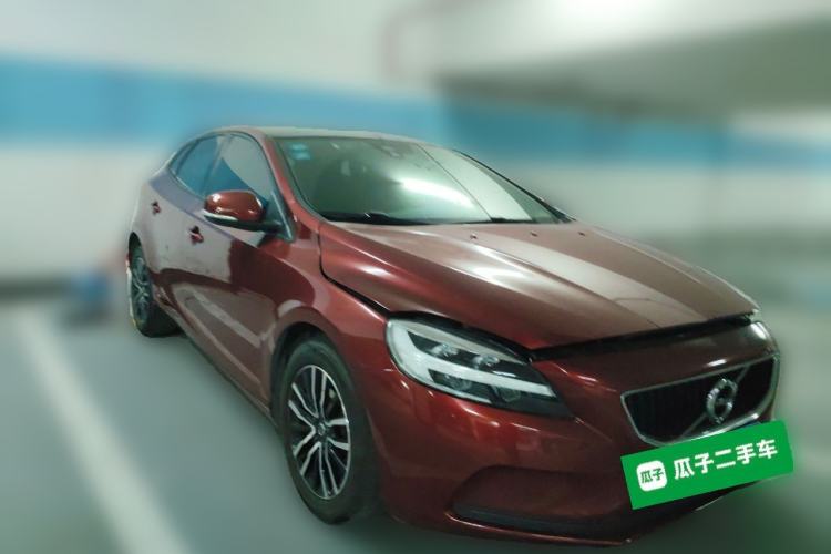 Used Volvo V40 2018 T3 Zhiyi Edition Front Right 45 Deg
