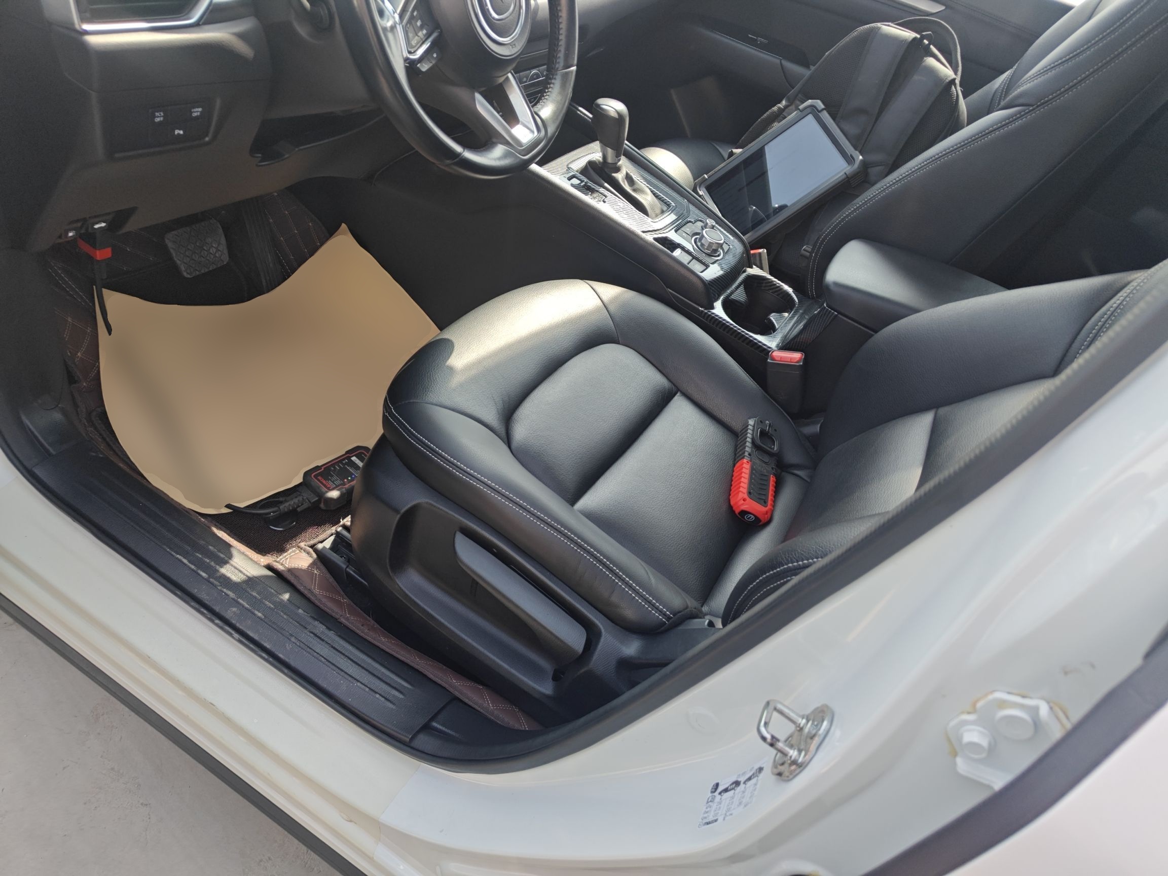 Переднее сиденье в автомобиле