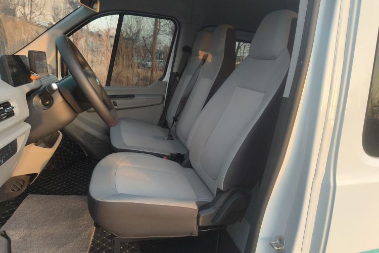 Used JMC E Fushun 2025 Model, Open Window Version, 53.58 kWh, Mid-axle, Mid-roof
