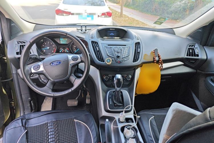 Used Ford Kuga 2015 1.5L GTDi Two-Wheel Drive Fashion Edition Center Console