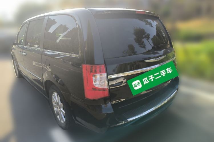 Used Chrysler Grand Voyager 2013 3.6L Luxury Edition Exterior 3