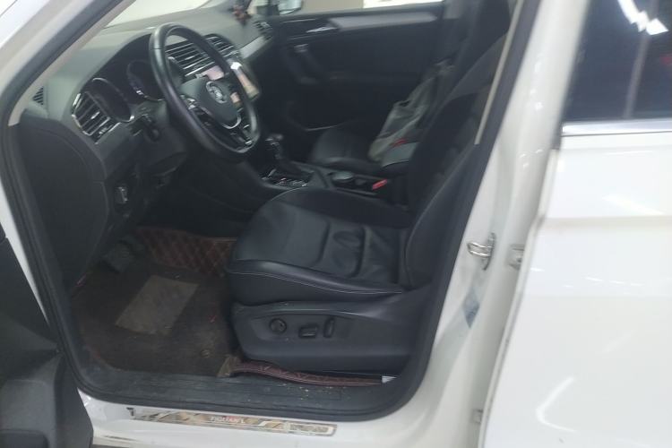 Used Volkswagen Tiguan L 2017 330TSI Automatic Two-Wheel Drive Comfort Edition Left Front Seat