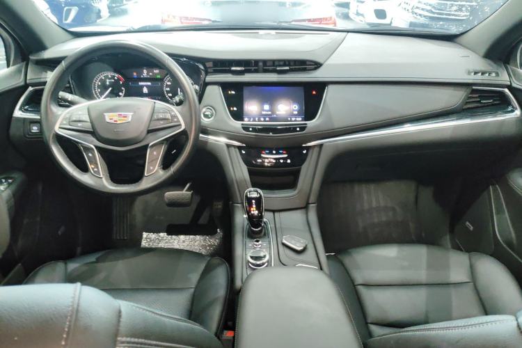 Used Cadillac XT5 2023 2.0T Two-Wheel-Drive Fashion Edition Center Console