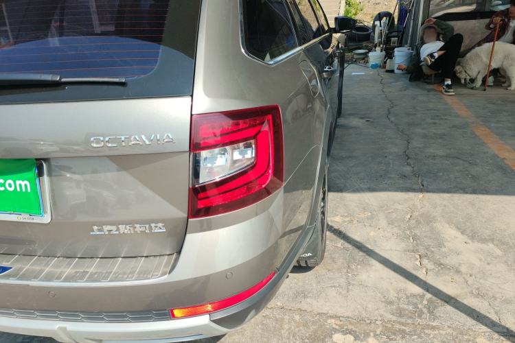 Used Skoda Octavia 2018 Station Wagon TSI230 DSG Luxury Edition