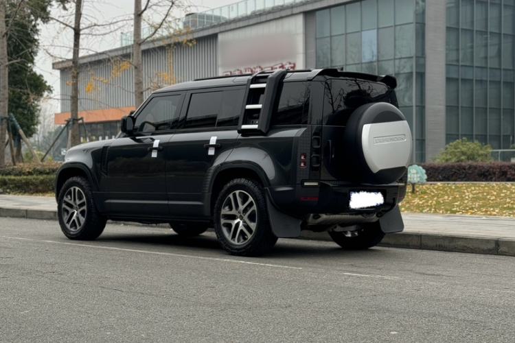 Used Land Rover Defender 2023 Facelift 110 3.0T P400 Dark Edition
