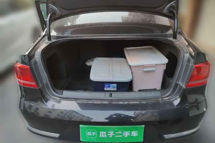 Used Volkswagen Magotan 2012 Facelift 1.8TSI Prestige Model Trunk