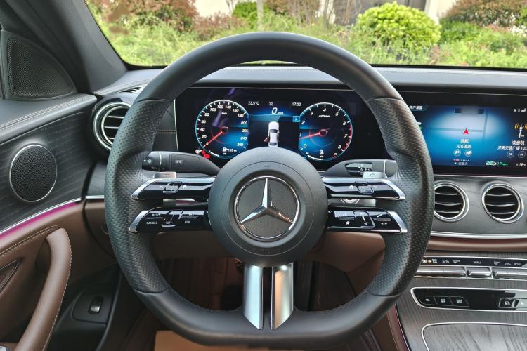 Used Mercedes-Benz E-Class 2022 E 300 L Sporty and Stylish Model Interior 9