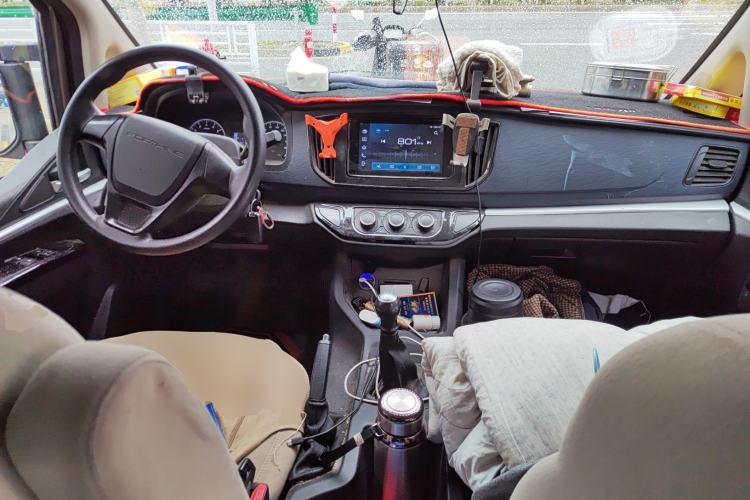 Used FORTHING Lingzhi 2023 M5L 1.6L Base Model 7 Seats Center Console