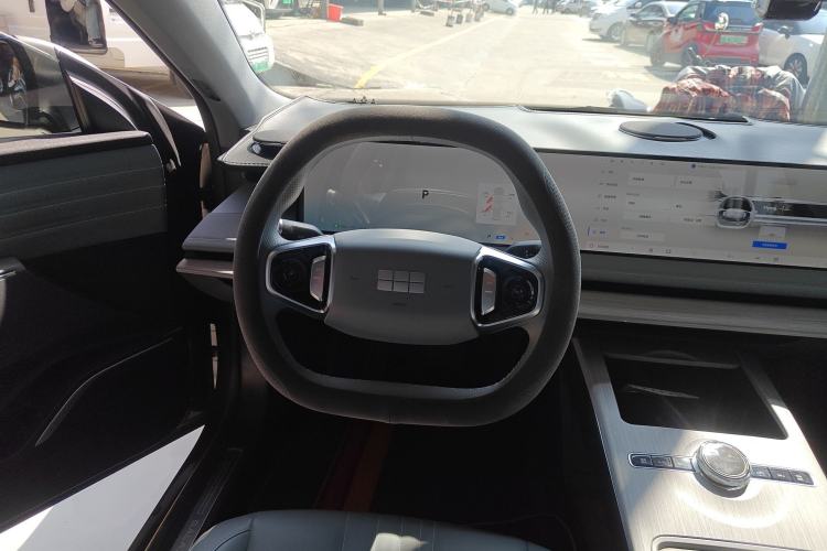 Used Geely Galaxy E8 2024 550 km Range Rear-Wheel-Drive PRO