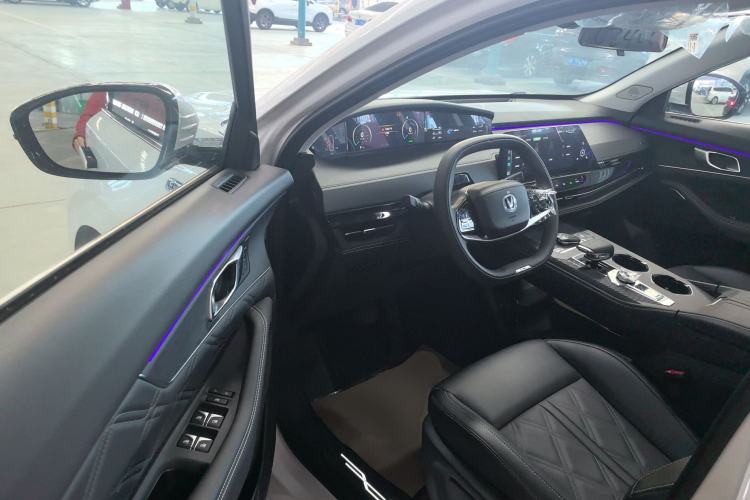 Used Changan UNI-K iDD 2024 ZhiDian iDD 1.5T 135km Smart Leading Model