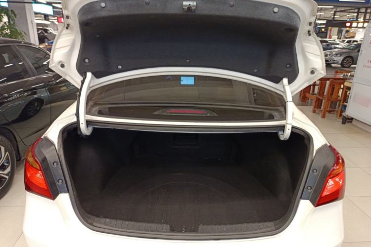 Used Hyundai Mistra 2014 1.8L Automatic Smart GLS Trunk