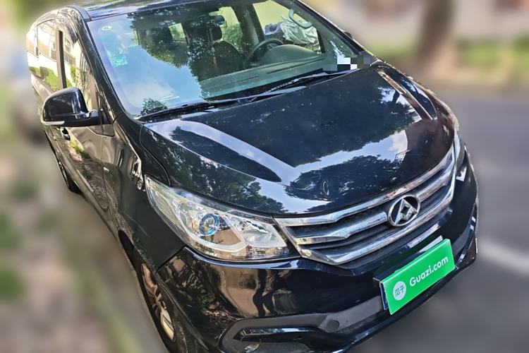 Used SAIC MAXUS G10 2016 2.0T Automatic Elite Edition Front Right 45 Deg