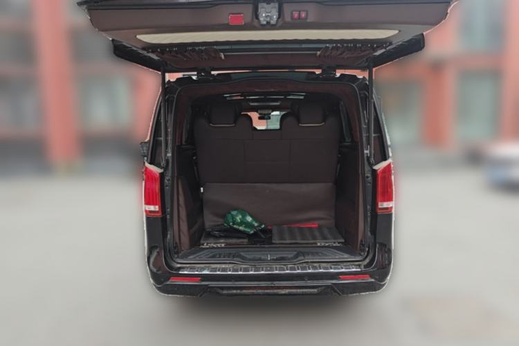 Used Mercedes-Benz Vito 2018 2.0T Elite Version 7 Seats China VI Emission Standard
