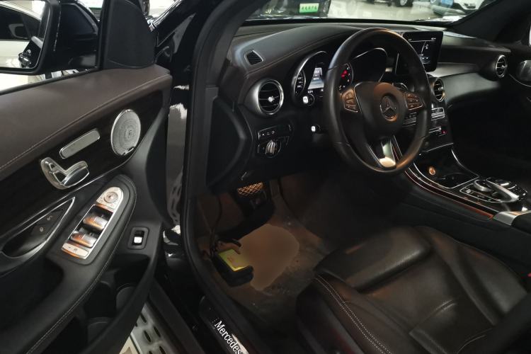 Used Mercedes-Benz GLC 2017 GLC 260 4MATIC Luxury Model Driver Seat