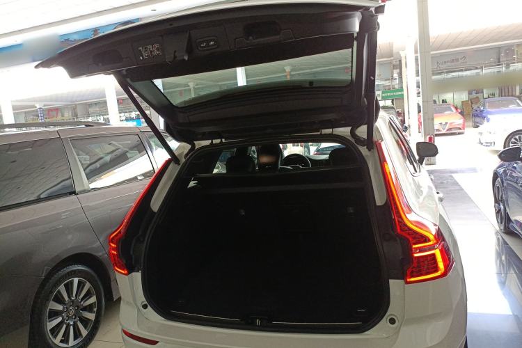 Used Volvo XC60 New Energy 2020 T8 eDrive Hybrid – Smart & Sporty Edition
