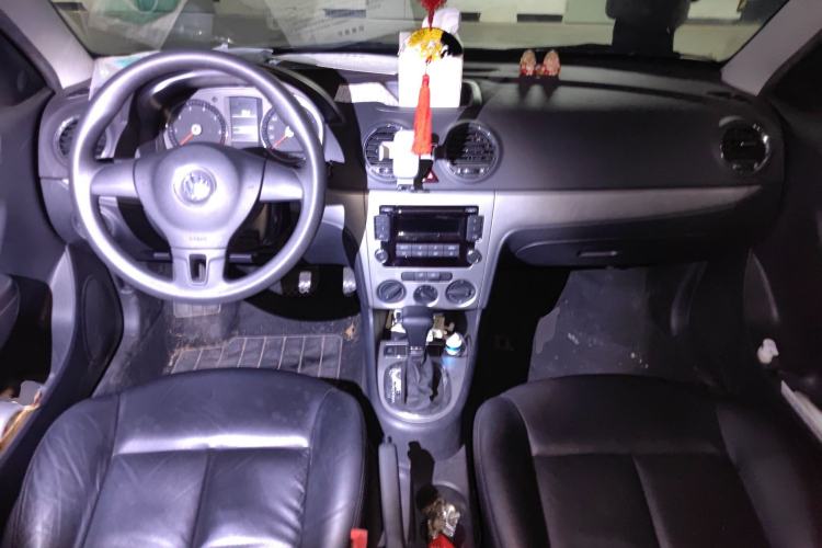 Used Volkswagen Lavida 2011 1.6L Automatic Premium Edition Center Console