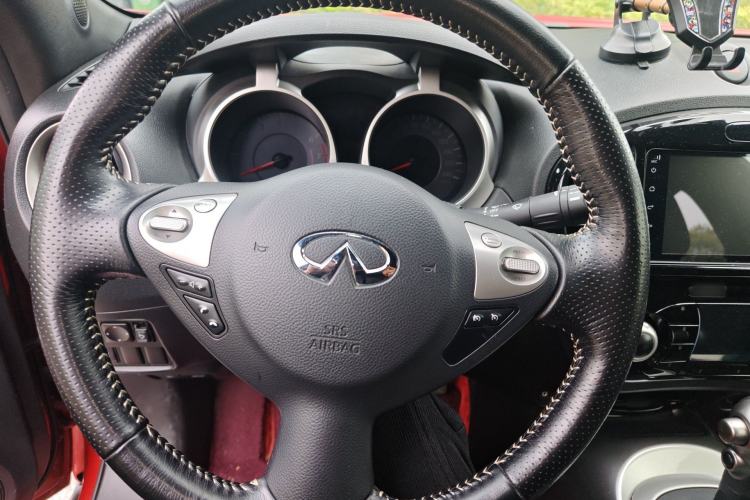Used Infiniti ESQ 2014 1.6L Spontaneous Edition Steering Wheel