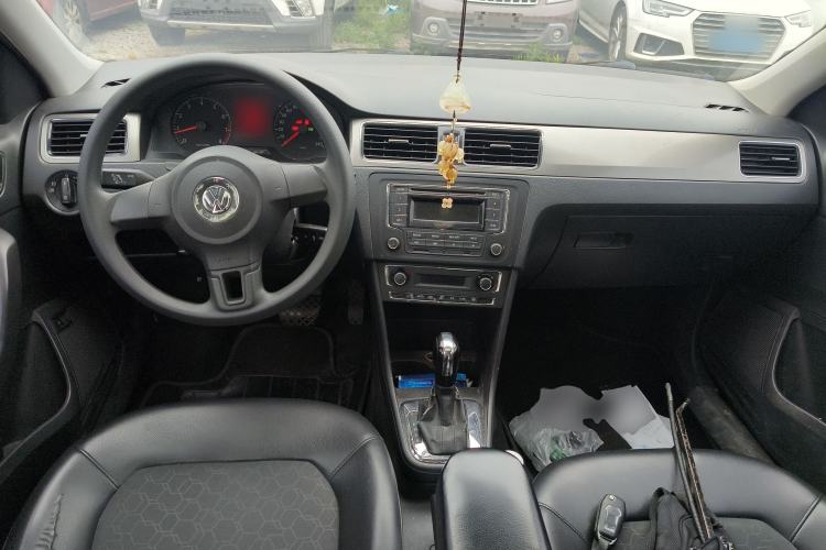 Used Volkswagen Santana 2013 1.6L Automatic Comfort Edition Center Console