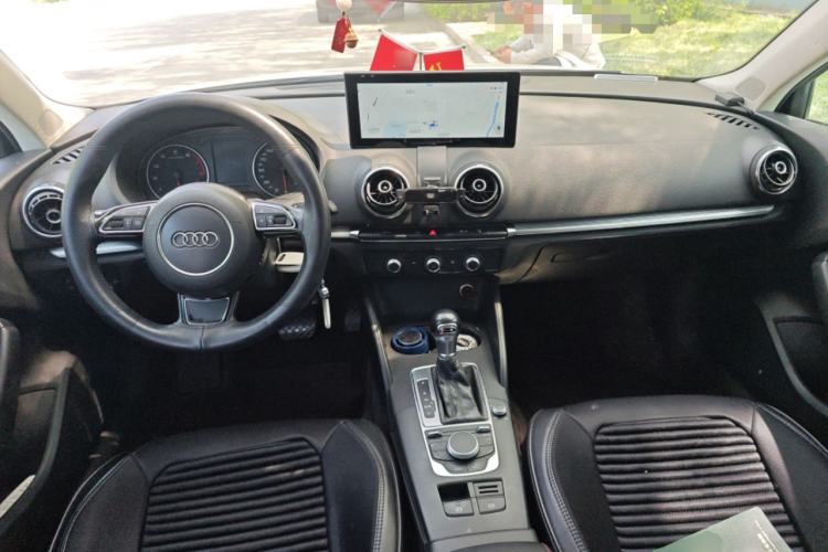 Used Audi A3 2016 Limousine 35 TFSI Prestige Edition Center Console