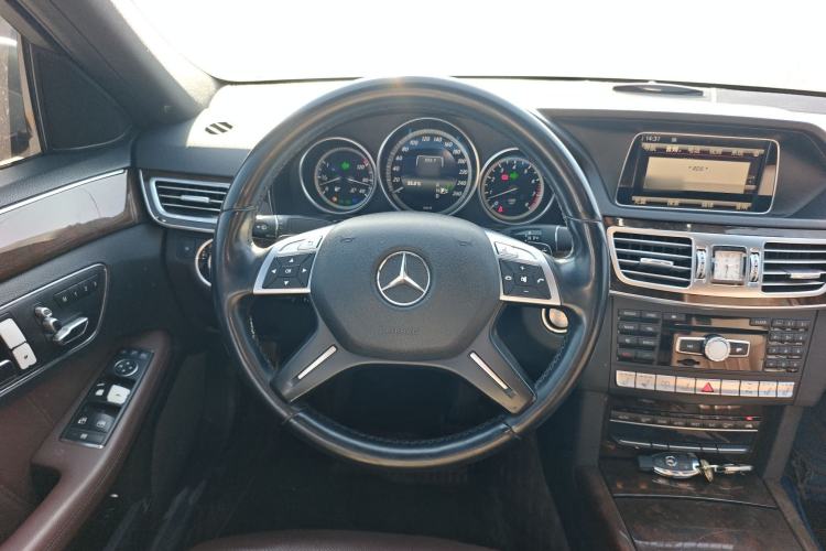 Used Mercedes-Benz E-Class 2014 Facelift E 300 L
