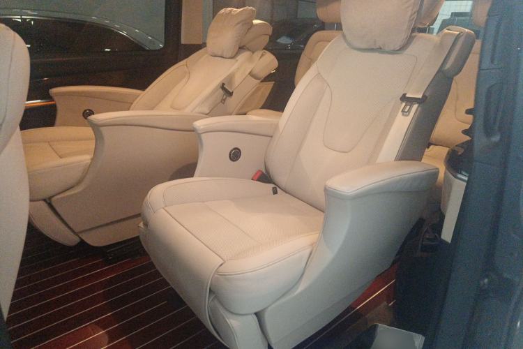 Used Mercedes-Benz V-Class 2018 V 260 L Prestige Extended Version China VI
