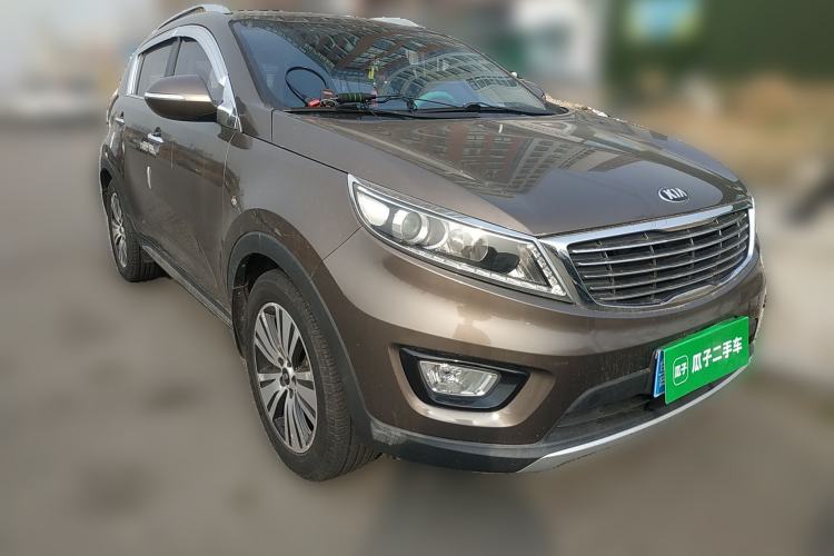Used Kia Sportage R 2015 2.0L Automatic Two-Wheel Drive DLX Model Front Right 45 Deg