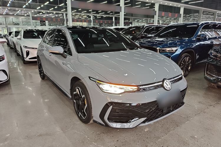 Used Volkswagen Golf 2025 Facelift 300TSI R-Line
