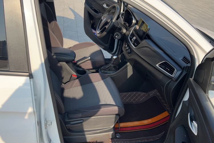 Used Baojun 730 2019 1.5T CVT Fashion Model 7 Seats China VI Emission Standard
