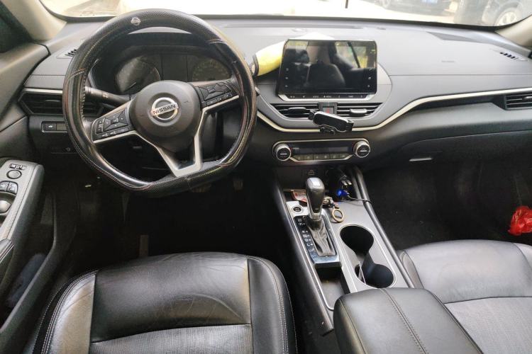 Used Nissan Teana 2020 2.0L XL Comfort Edition Center Console
