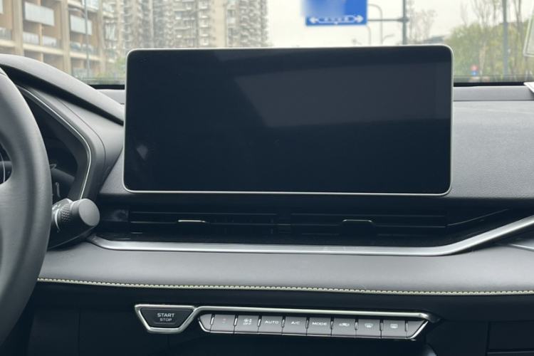 Used Geely Auto Preface 2023 1.5TD Fuyao Version Audio And AC Panel