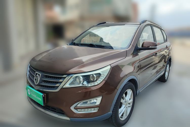 Used Baojun 560 2015 1.8L manual Comfort trim level