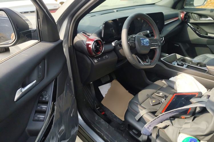 Used Chevrolet Equinox Plus 2024 102km RS Flagship Edition Driver Seat