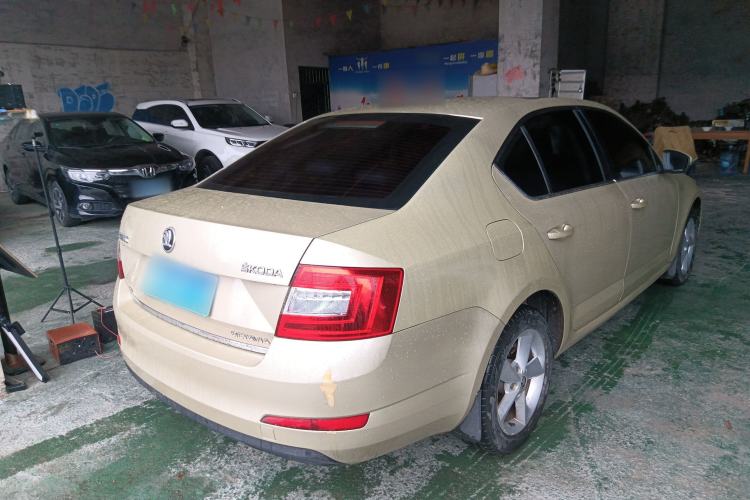 Used Skoda Octavia 2015 1.4TSI DSG Yijun Edition Rear Right 45 Deg
