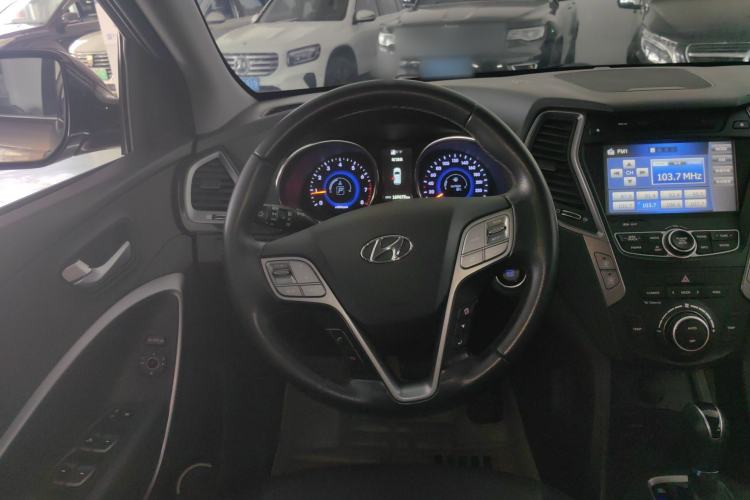 Used Hyundai Santa Fe 2015 2.0T Automatic Two-Wheel Drive Smart Version 5 Seats
