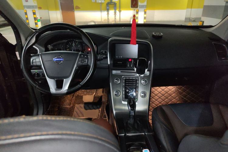 Used Volvo XC60 2015 T5 Smart Upgrade Model
