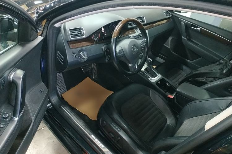 Used Volkswagen Magotan 2015 2.0 TSI Prestige Model Left Front Seat