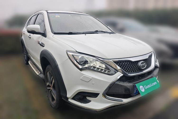 Used BYD Tang New Energy 2015 2.0T Four-Wheel-Drive Flagship Model
